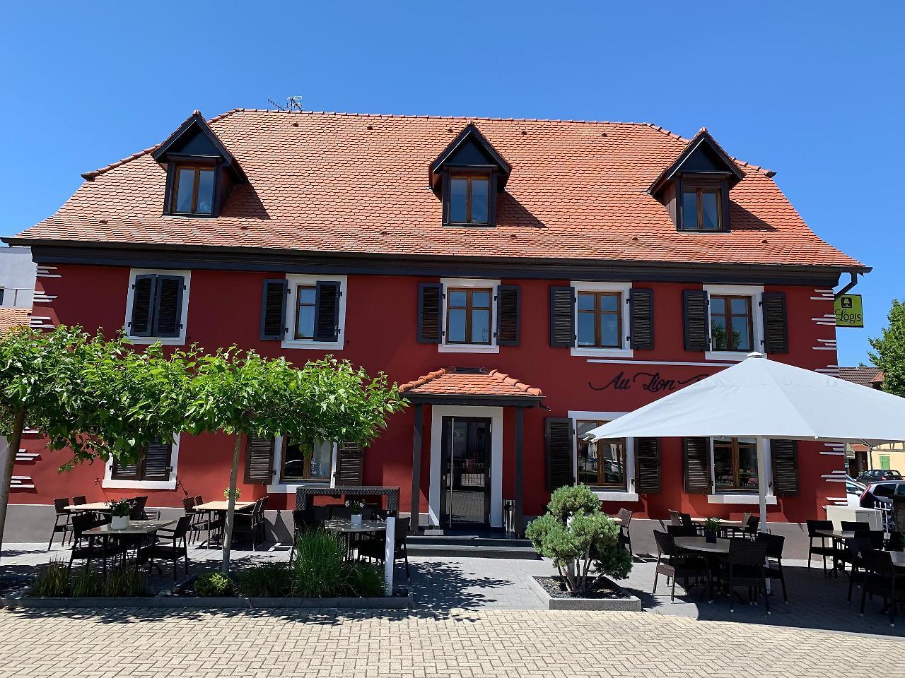 Logis Hotel Restaurant Au Lion Rouge Bartenheim Exterior photo